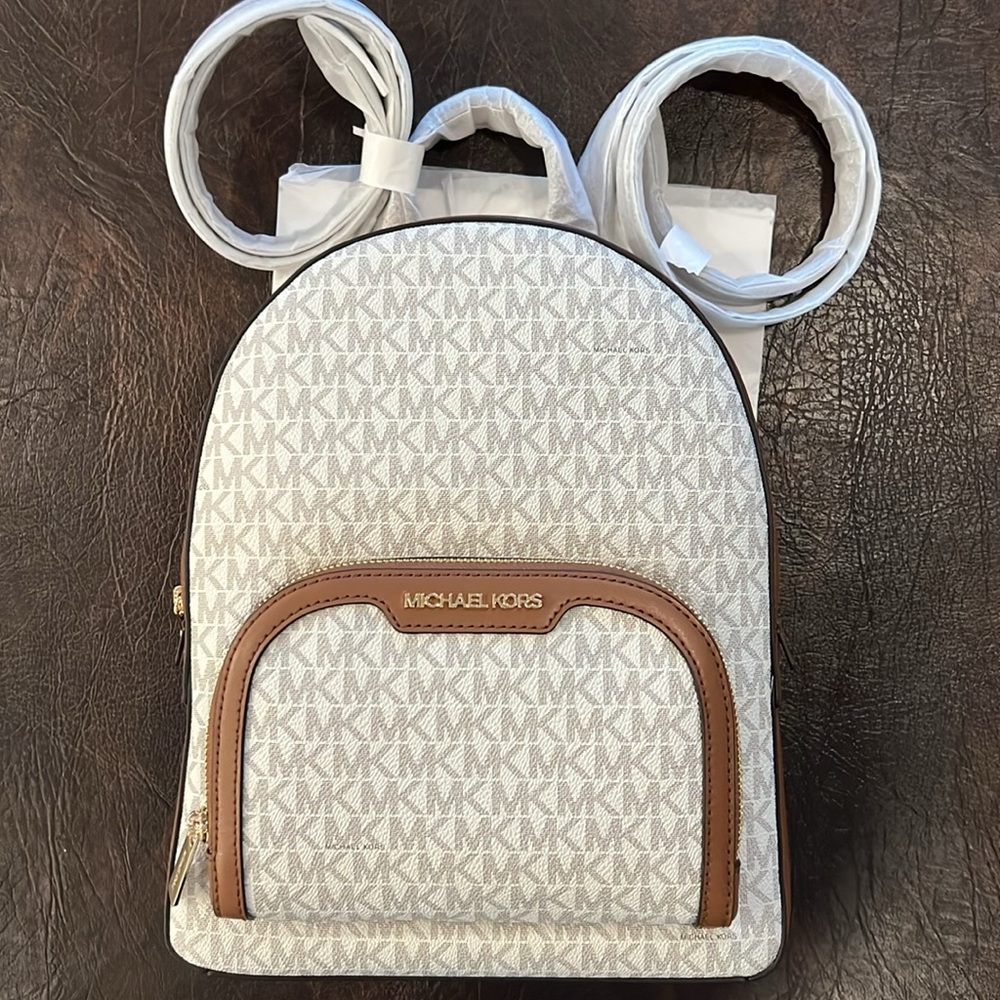 MICHAEL KORS Jaycee Medium Logo Backpack - Picture 5 of 9
